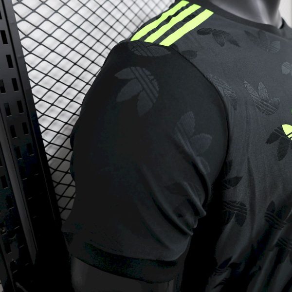Juventus 2024/25 Special Terza Maglia Jersey Player Version - Image 7
