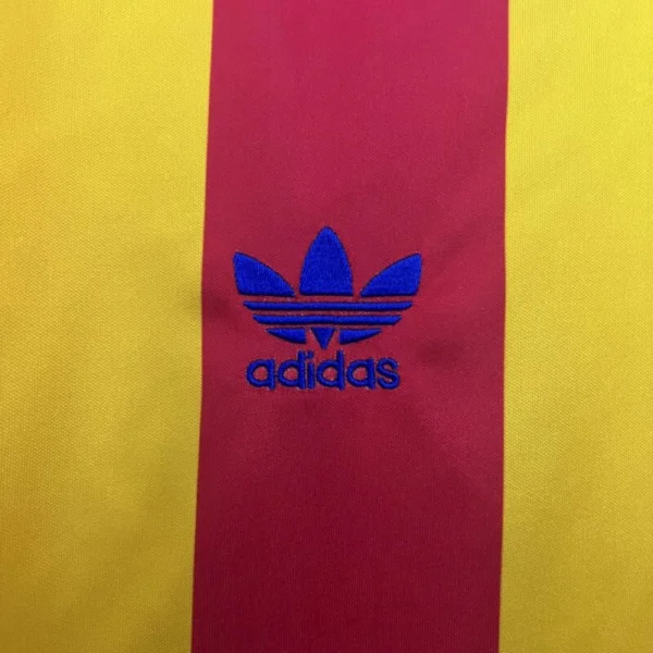 Valencia Cf 1980/81 Away Retro Jersey - Image 3