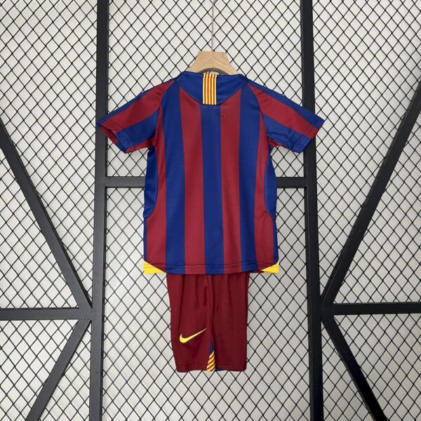 Barcelona 2005/06 Home Kids Retro Jersey And Shorts - Image 2