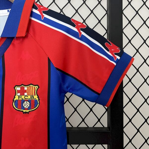 Barcelona 1995/97 Home Kids Retro Jersey And Shorts - Image 3