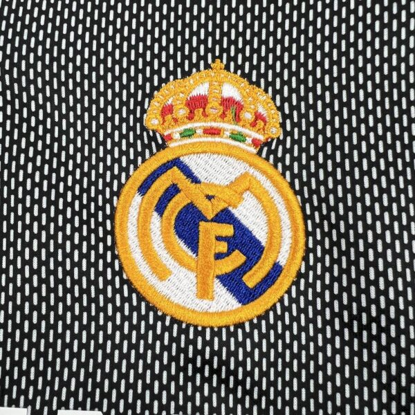 Real Madrid 2002/03 Goalkeeper Retro Jersey - Image 4