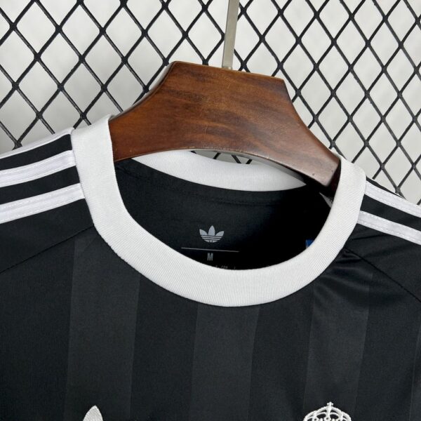 Real Madrid 2025/26 Training Jersey - Image 8