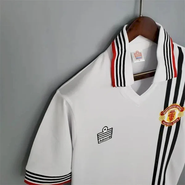Manchester United 1975/80 Away Retro Jersey - Image 3