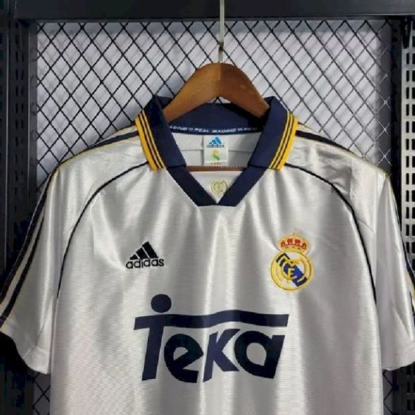 Real Madrid 1999/00 Home Long Sleeves Retro Jersey - Image 10