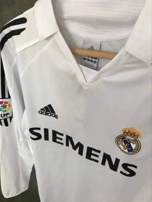Real Madrid 2005/06 Home Long Sleeves Retro Jersey - Image 3