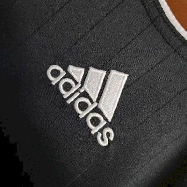 Real Madrid 2006/07 Away Retro Jersey - Image 7
