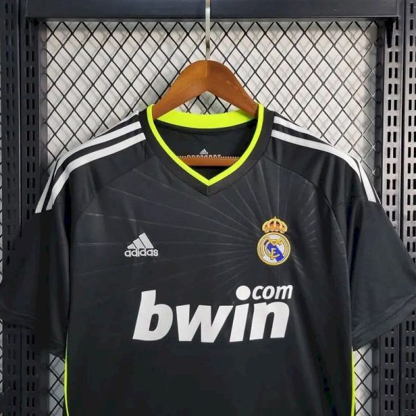 Real Madrid 2010/11 Away Retro Jersey - Image 2