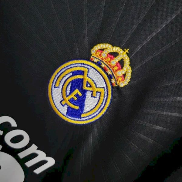 Real Madrid 2010/11 Away Retro Jersey - Image 4