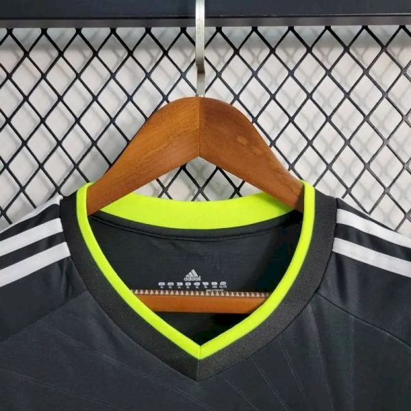Real Madrid 2010/11 Away Retro Jersey - Image 3