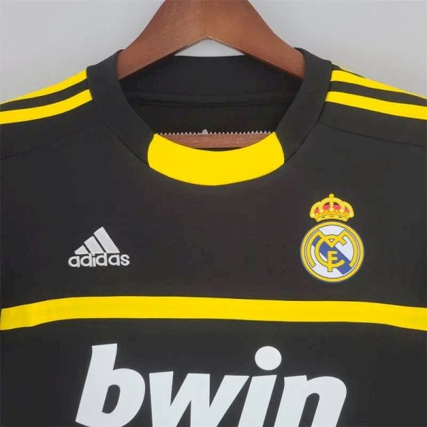 Real Madrid 2011/12 Goalkeeper Retro Jersey - Image 2