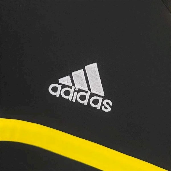 Real Madrid 2011/12 Goalkeeper Retro Jersey - Image 5
