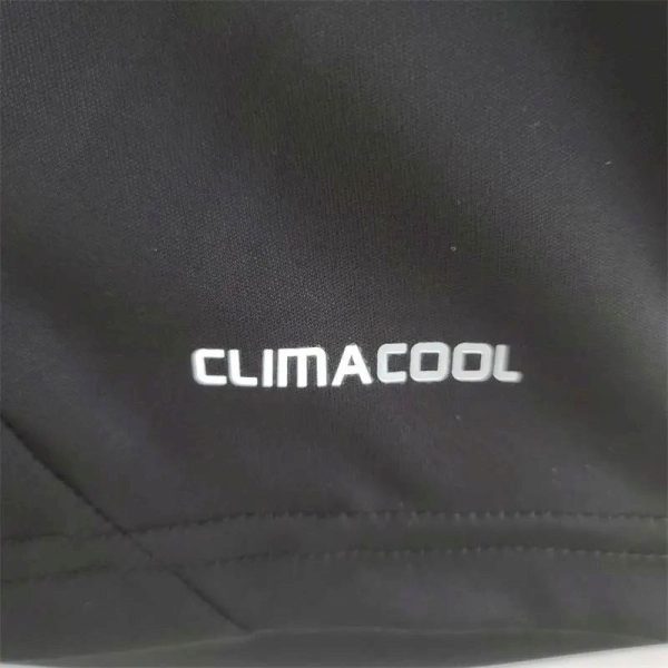 Real Madrid 2011/12 Goalkeeper Retro Jersey - Image 6