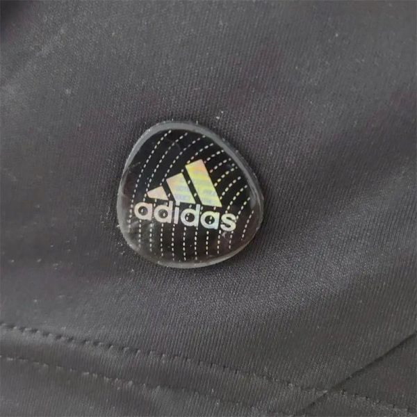 Real Madrid 2011/12 Goalkeeper Retro Jersey - Image 7