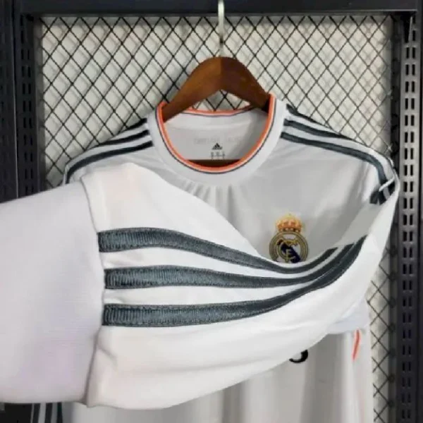Real Madrid 2013/14 Home Long Sleeve Retro Jersey - Image 4