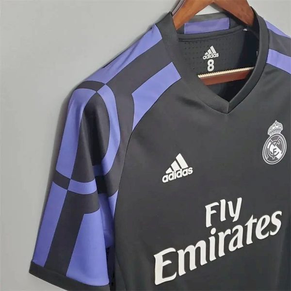 Real Madrid 2015/16 Third Retro Jersey - Image 3