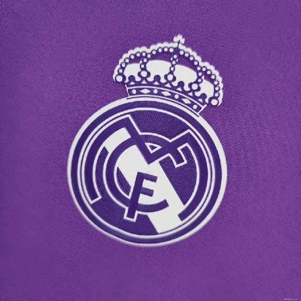 Real Madrid 2016/17 Away Retro Jersey - Image 3