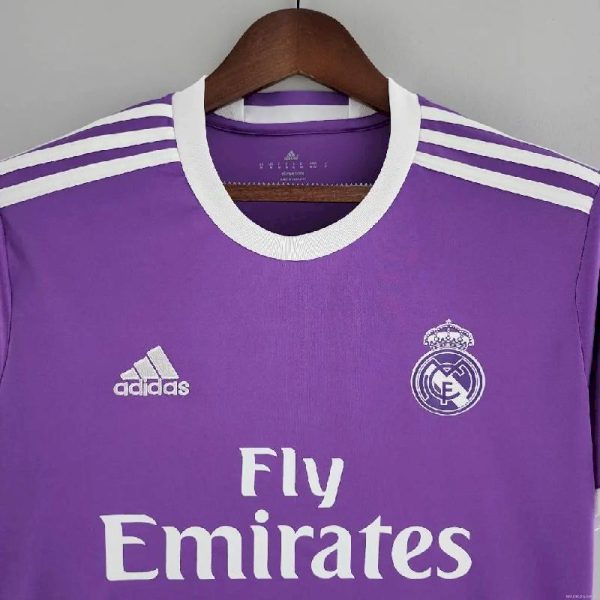 Real Madrid 2016/17 Away Retro Jersey - Image 4