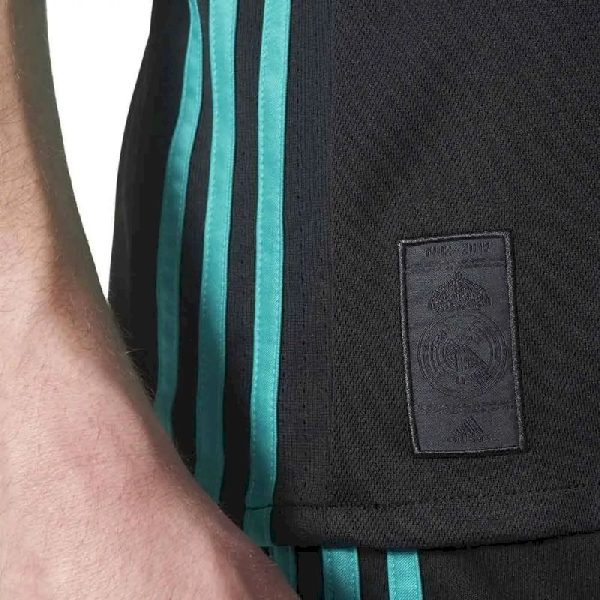 Real Madrid 2017/18 Away Retro Jersey - Image 3
