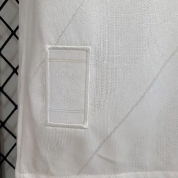 Real Madrid 2017/18 Home Long Sleeve Retro Jersey - Image 7