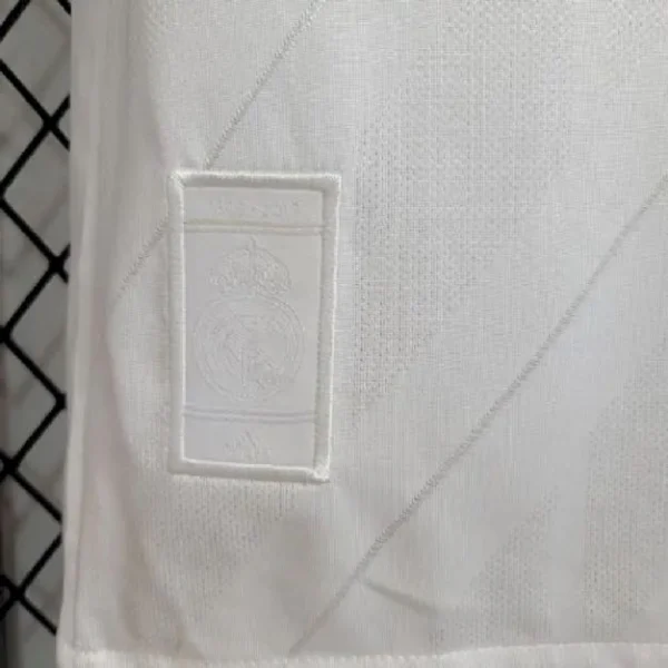 Real Madrid 2017/18 Home Long Sleeve Retro Jersey - Image 7