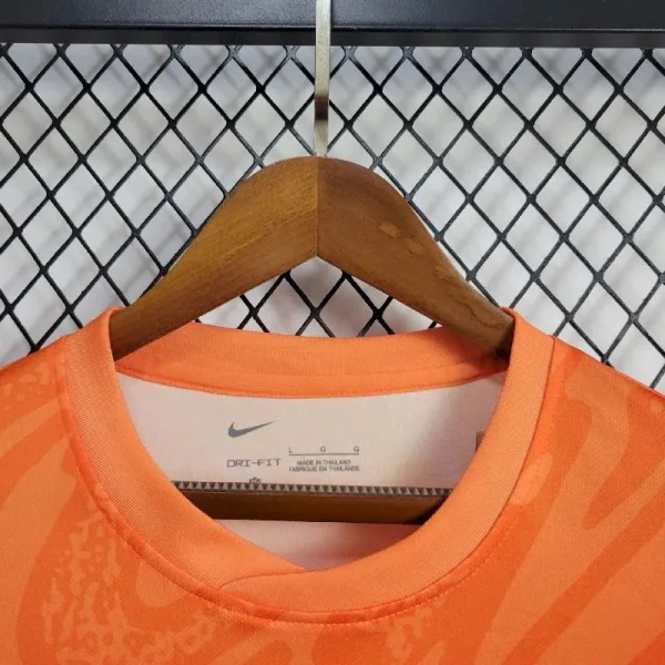 England 2024/25 Euro Goalkeeper Jersey - Image 4