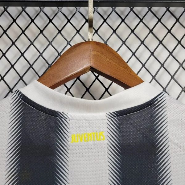 Juventus 2011/12 Home Retro Jersey - Image 6