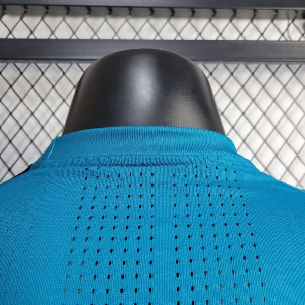 Real Madrid 2017/18 Third Long Sleeves Retro Jersey - Image 4
