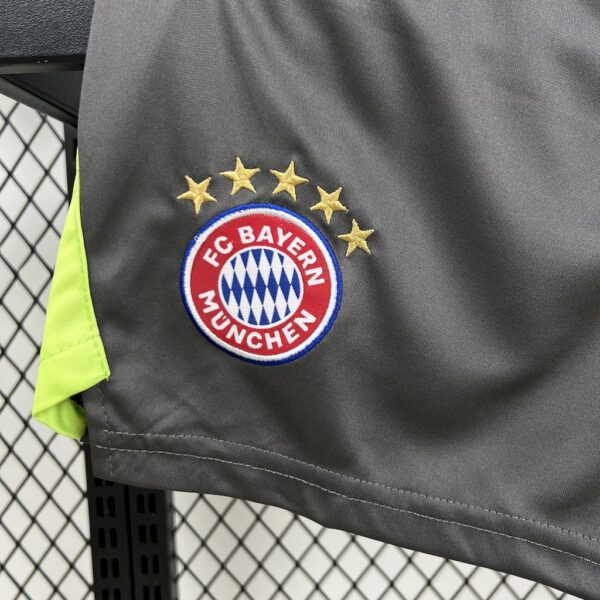 Bayern Munich 2025/26 Blackn Goalkeeper Kids Kit - Image 6