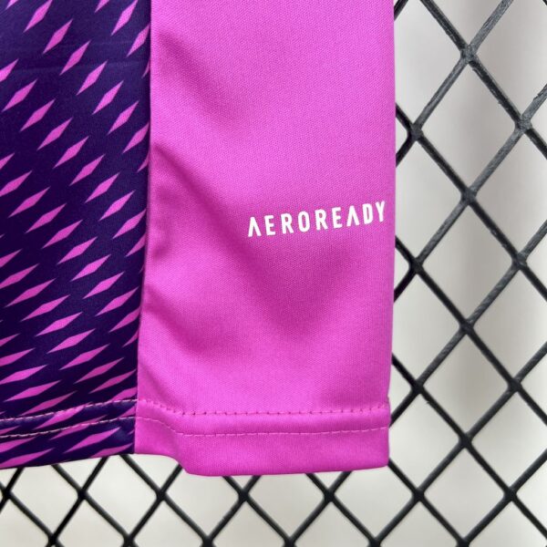 Real Madrid 2025/26 Purple Goalkeeper Kids Kit - Image 6