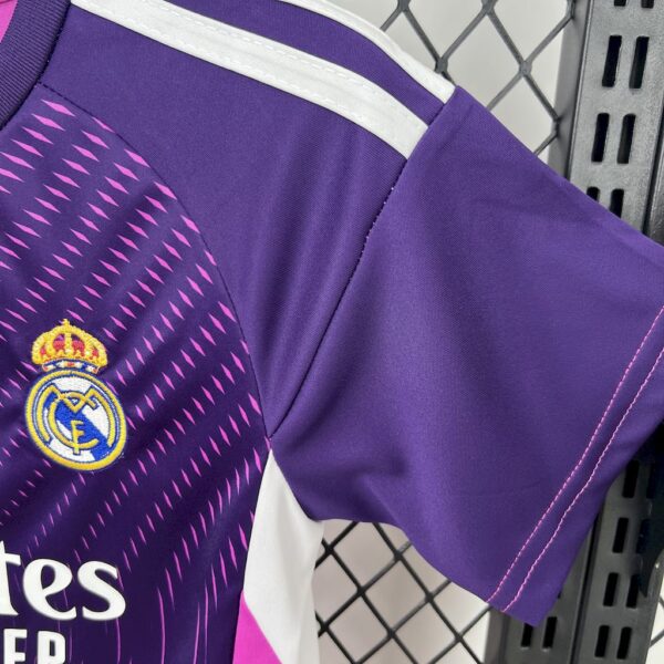 Real Madrid 2025/26 Purple Goalkeeper Kids Kit - Image 5