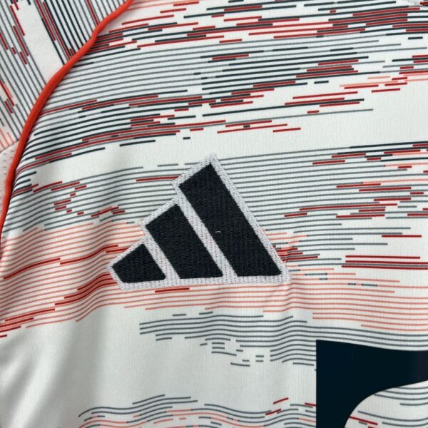 Bayern Munich 2025/26 Away Jersey - Image 8