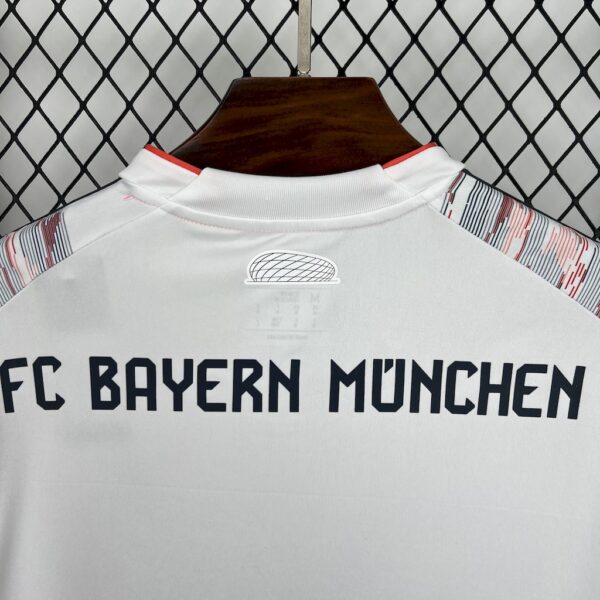 Bayern Munich 2025/26 Away Jersey - Image 3