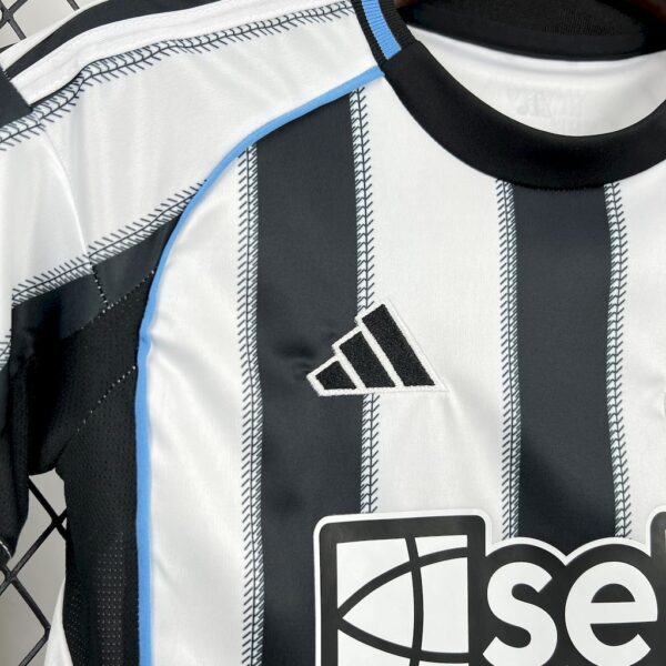 Newcastle United 2025/26 Home Kids Kit - Image 7