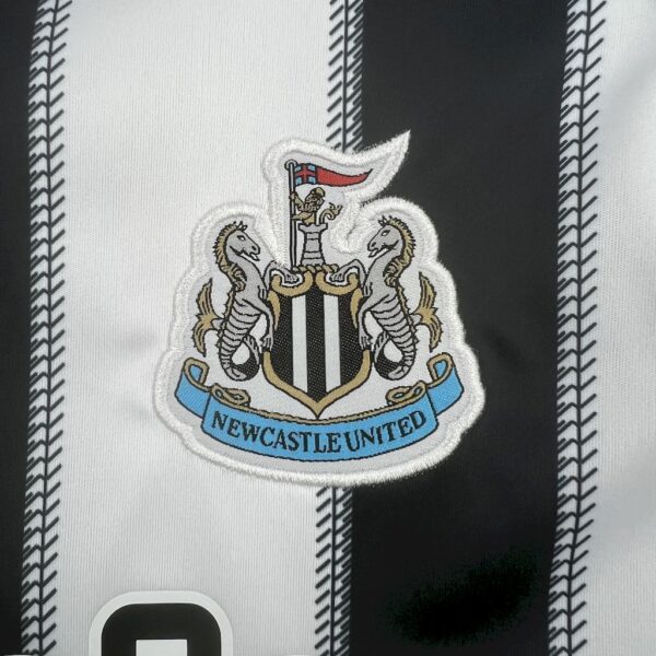 Newcastle United 2025/26 Home Kids Kit - Image 6