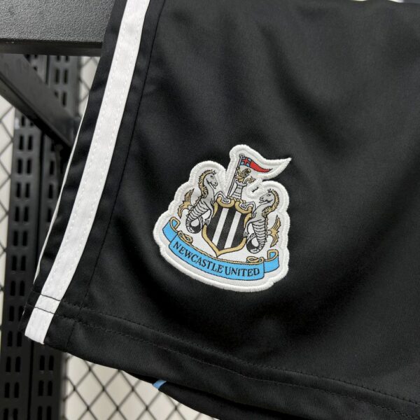 Newcastle United 2025/26 Home Kids Kit - Image 3