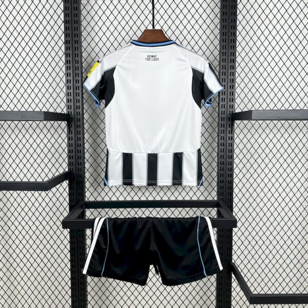 Newcastle United 2025/26 Home Kids Kit - Image 2