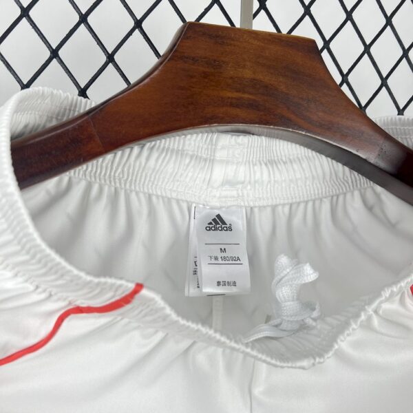 Bayern Munich 2025/26 Away Shorts - Image 5