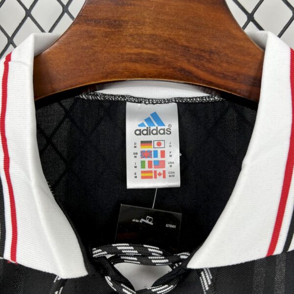 Benfica 1997/98 Away Retro Jersey - Image 9