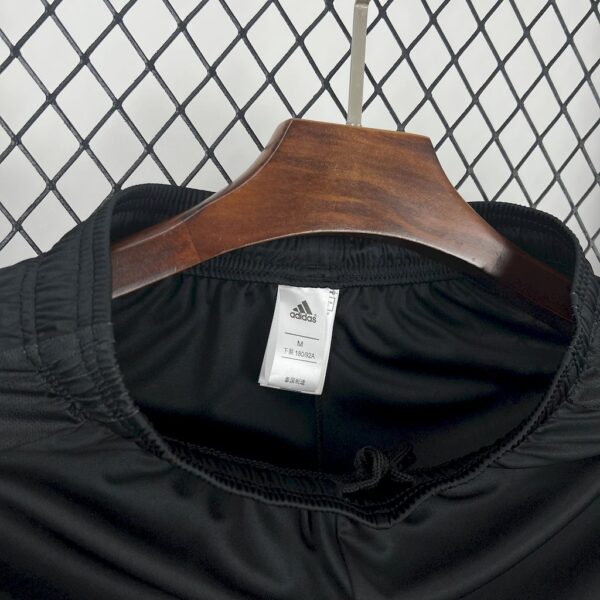 Flamengo 2025/26 Away Shorts - Image 7