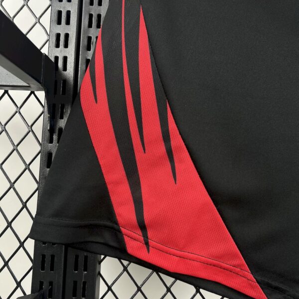 Flamengo 2025/26 Away Shorts - Image 3