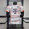 Giocatore Bayern Monaco Away 20252026 Nuova Stagione Maglia Calcio Maglia Sportiva