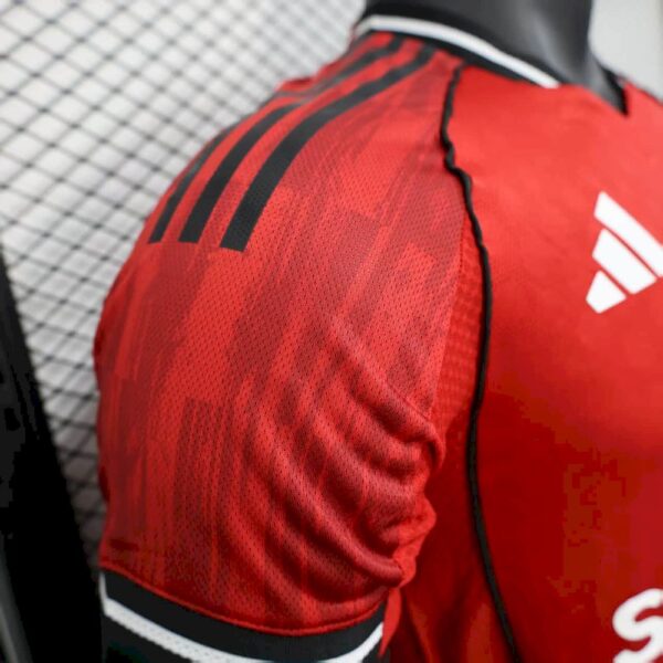 Manchester United 2025/26 Home Jersey Player Version - Image 9