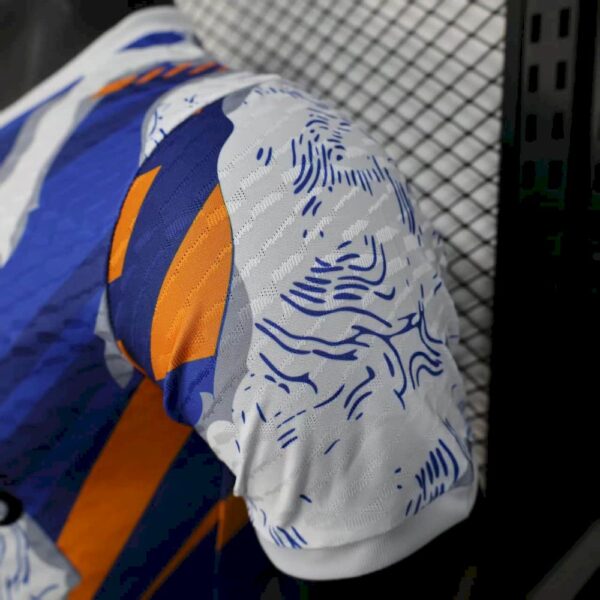 Real Madrid 2025/26 Limited Matchday Edition Jersey Player Version - Image 5