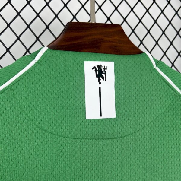 Manchester United 2007/08 Green Goalkeeper  Long Sleeves Retro Jersey - Image 3