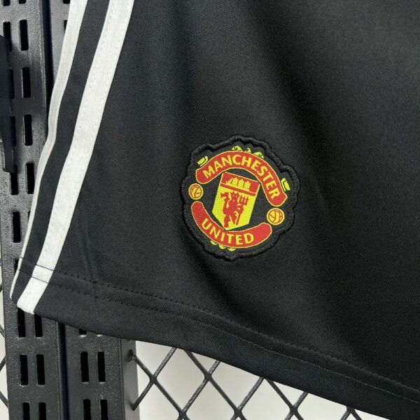Manchester United 2025/26 Home Shorts - Image 5