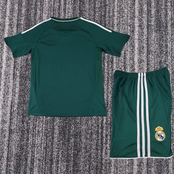 Retro Real Madrid 2012/13 Third Kids Kit - Image 2