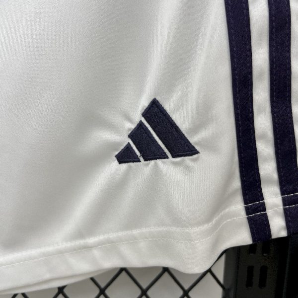 Manchester United 2025/26 Away Shorts - Image 5