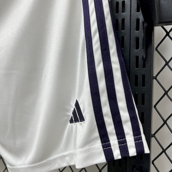 Manchester United 2025/26 Away Shorts - Image 4