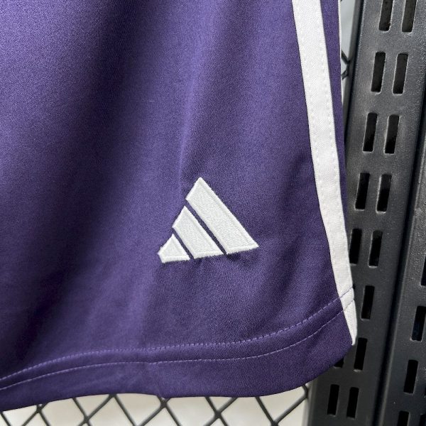 Manchester United 2025/26 Away Shorts - Image 5