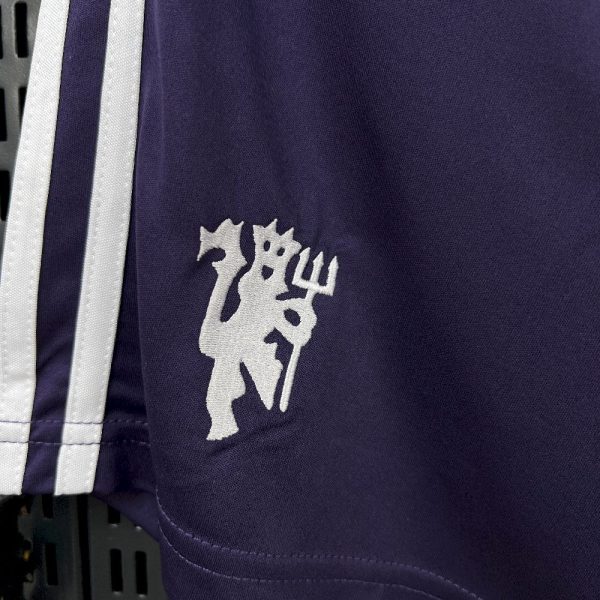 Manchester United 2025/26 Away Shorts - Image 4